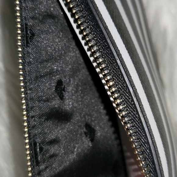 kate spade Shore Street Sailing Stripe Tinie black and white NWT - Picture 6 of 8